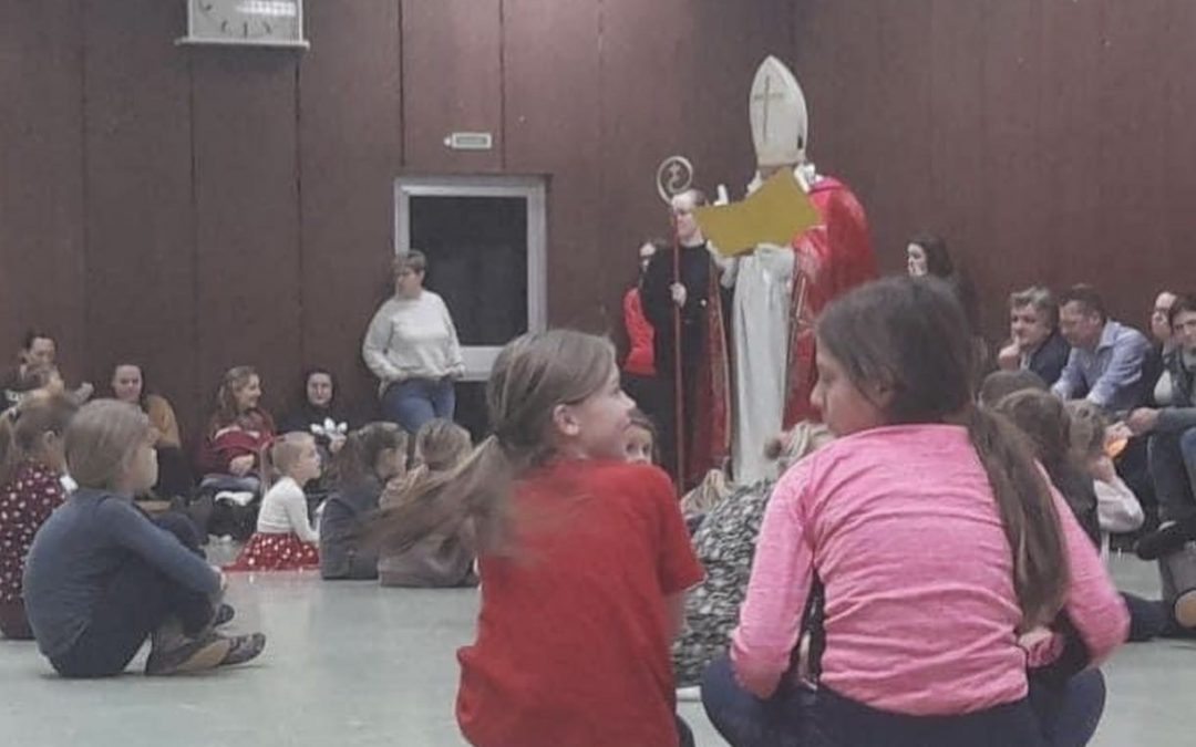 Der Nikolaus besuchte die CCO-Tanzgarden